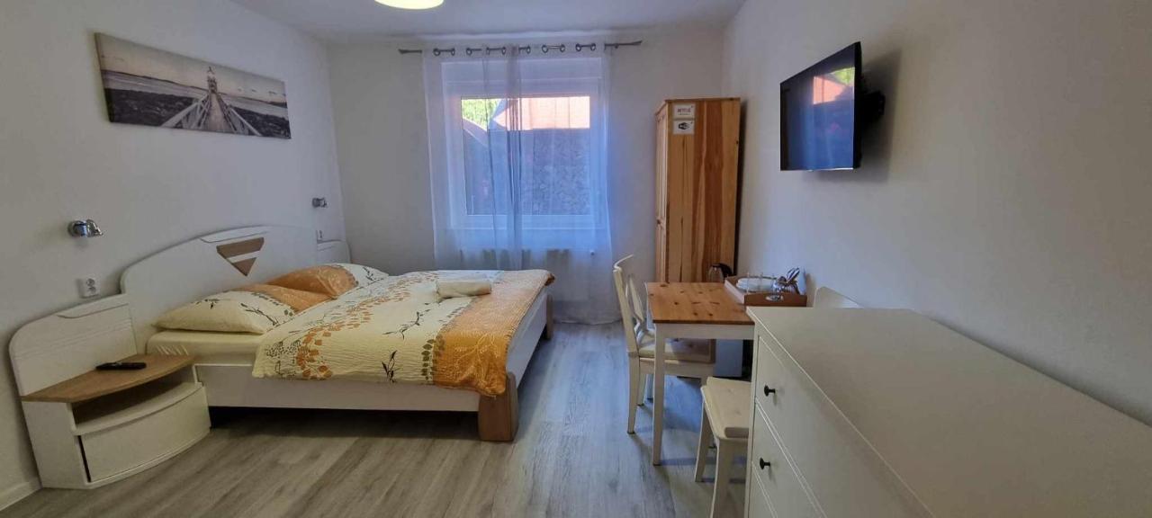 Pod Zaglami Apartamento Pobierowo Exterior foto